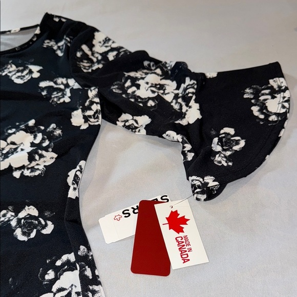 Tradition Dress Black and White Sheath Bell Sleeves Women's Size 12. - Picture 9 of 10